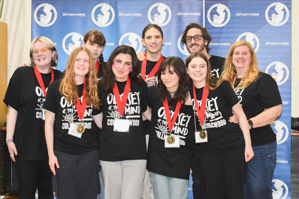 Collingswood Navy Division 3 team wearing their red ribbon Ranata Fusca medals.